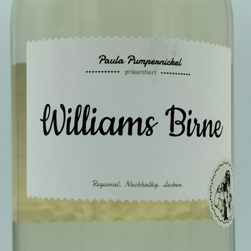 Williams Birne Schnaps in klarer Flasche, etikettiert mit regionalen, nachhaltigen Eigenschaften.